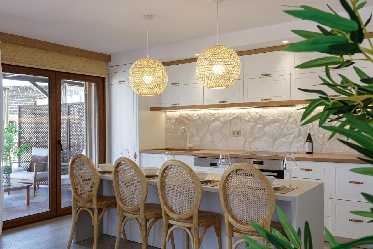 Villa Seashell -Wonderful Newly Renovated Villa On The Beach Galatás Eksteriør bilde