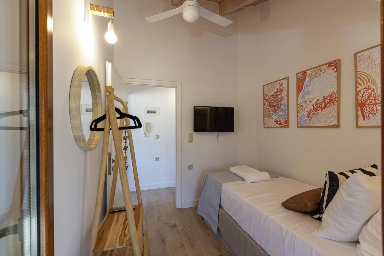 Villa Seashell -Wonderful Newly Renovated Villa On The Beach Galatás Eksteriør bilde