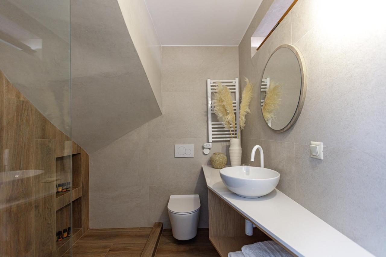 Villa Seashell -Wonderful Newly Renovated Villa On The Beach Galatás Eksteriør bilde