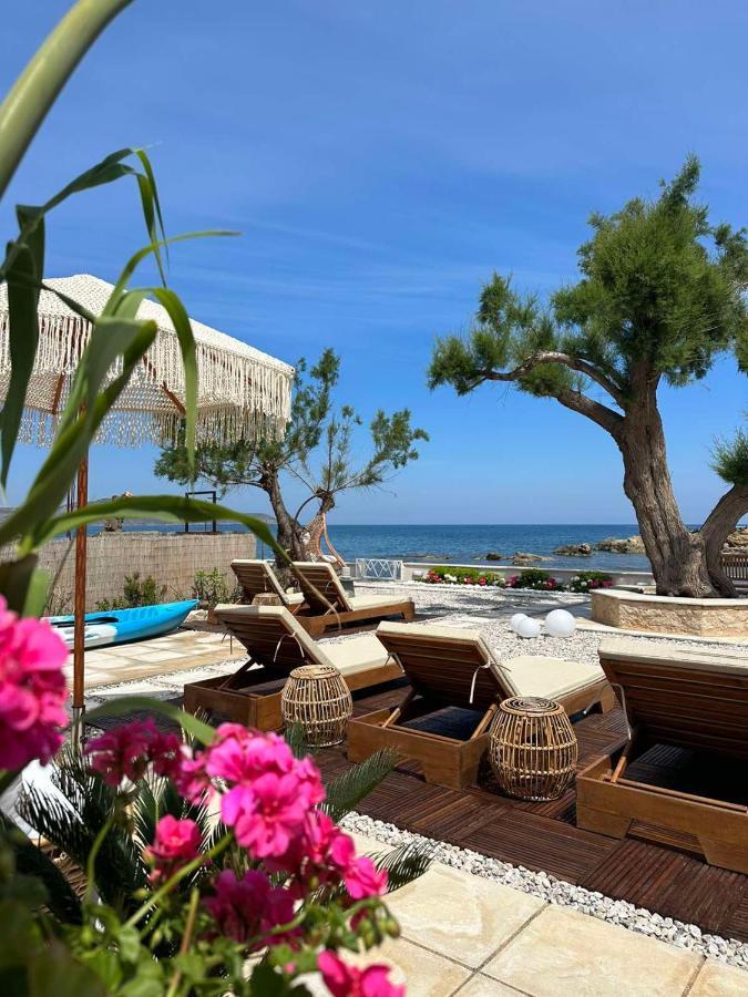 Villa Seashell -Wonderful Newly Renovated Villa On The Beach Galatás Eksteriør bilde